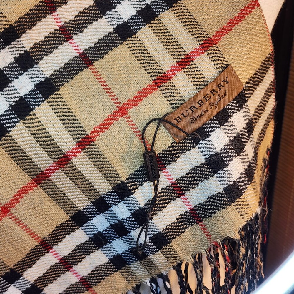 Burberry Scarf - Picture 3 of 11